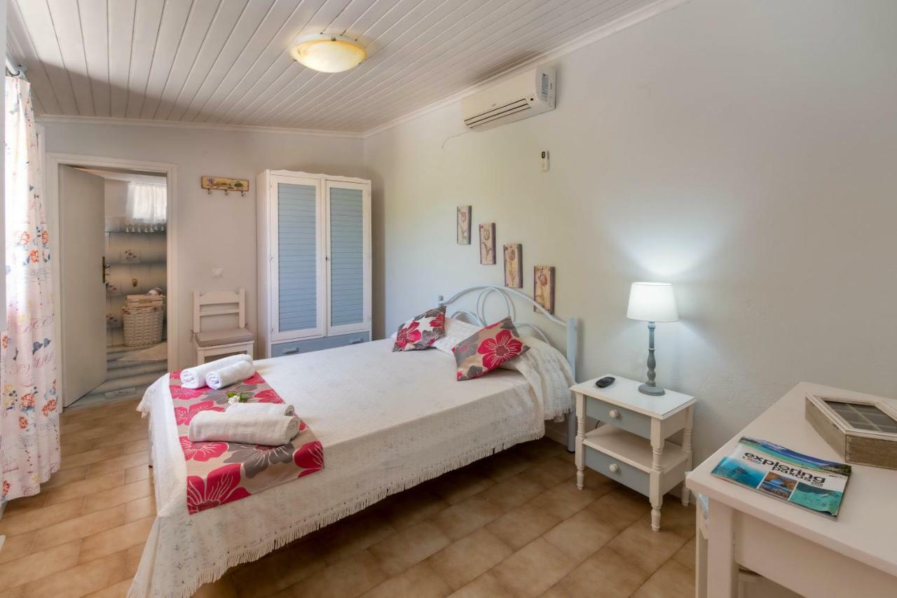Voula Apartment Gaios Ngoại thất bức ảnh